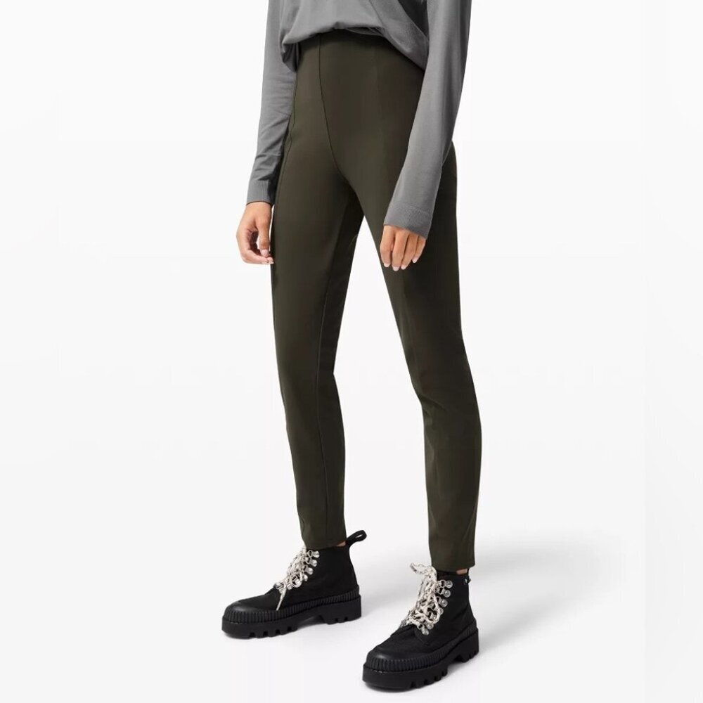 Lululemon Olive Green Here to There Tapered Pants Size 6 Athleisure Travel Gym